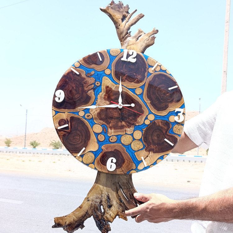ساعت رزینی با چوب گردو و آکاسیا